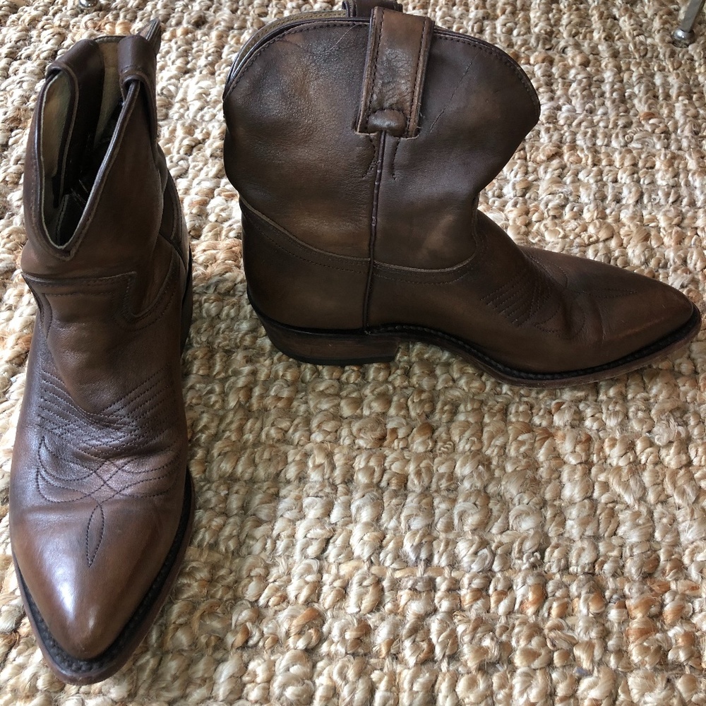 FRYE Short Cowboy Boot
